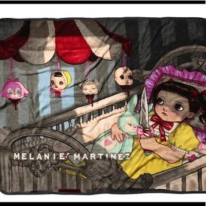 MELANIE MARTINEZ Hanging Heads Sold Out Rare Fleece Blanket // Crybaby